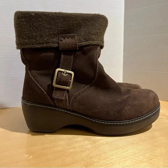 Crocs 11554 Cobbler Brown Leather Suede Fold Over Ankle Slip On Boots Women's 10 - Picture 2 of 10